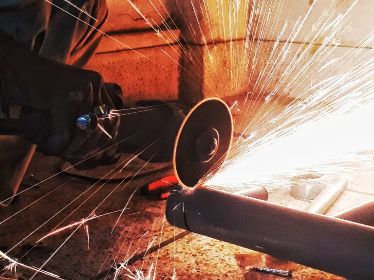 Metal Cutting Tools: 6 Ways to Cut Steel